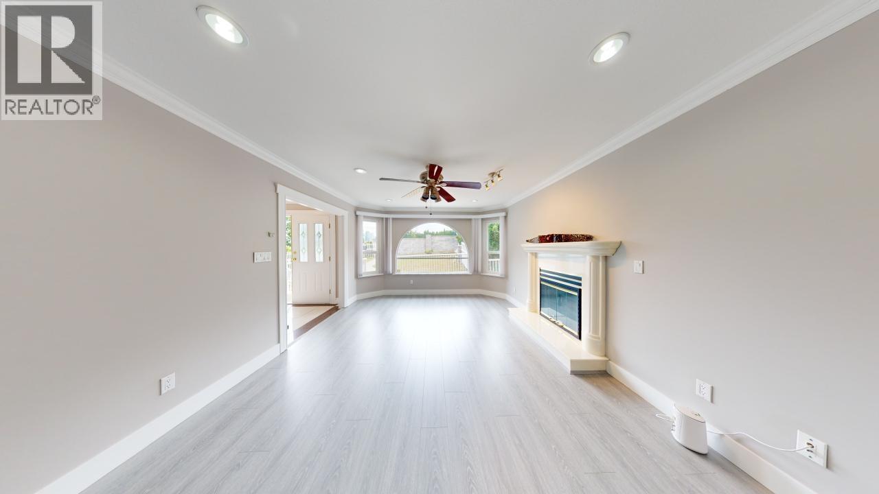 7563 Cariboo Road, Burnaby, British Columbia  V3N 4X2 - Photo 4 - R3075329