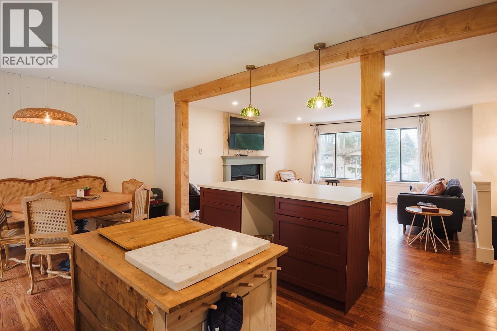 1453 Davidson Road, Gibsons, British Columbia  V0N 1V6 - Photo 12 - R3075331