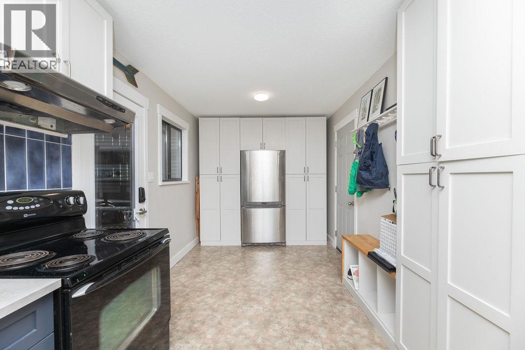 1453 Davidson Road, Gibsons, British Columbia  V0N 1V6 - Photo 23 - R3075331