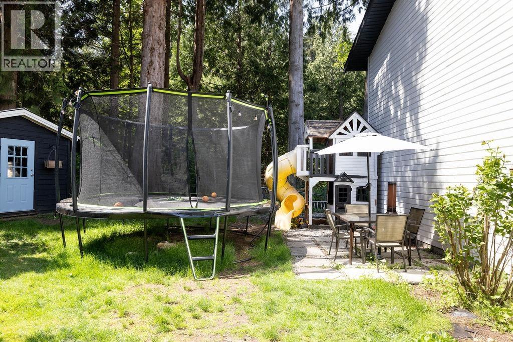 1453 Davidson Road, Gibsons, British Columbia  V0N 1V6 - Photo 33 - R3075331