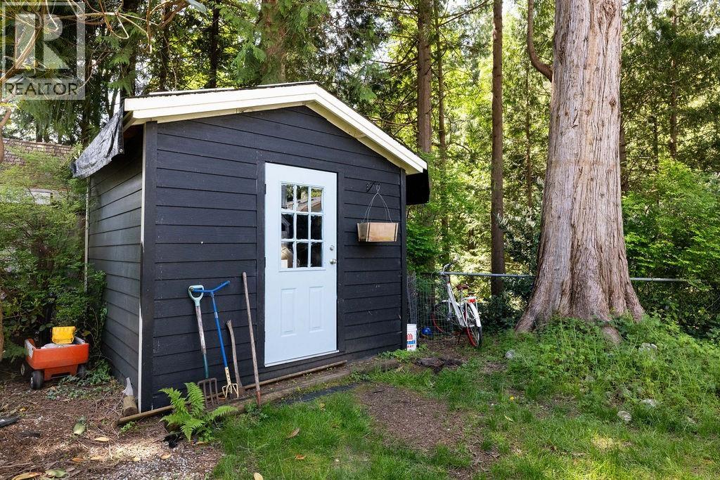 1453 Davidson Road, Gibsons, British Columbia  V0N 1V6 - Photo 37 - R3075331