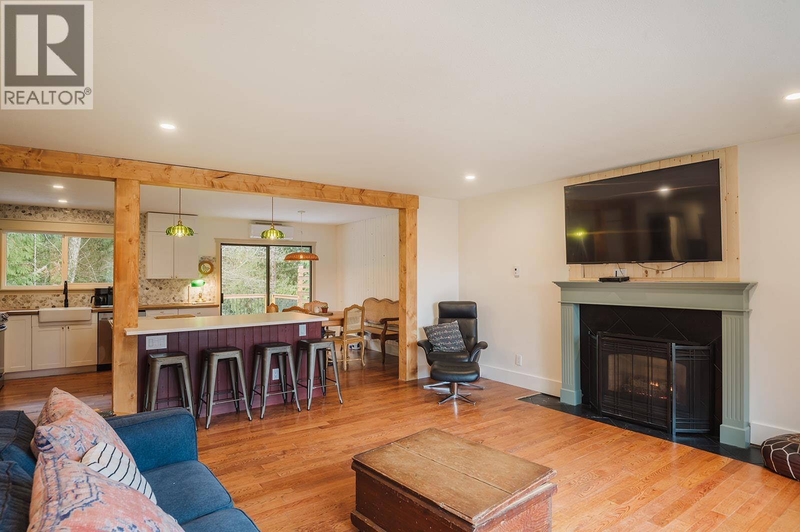 1453 Davidson Road, Gibsons, British Columbia  V0N 1V6 - Photo 4 - R3075331