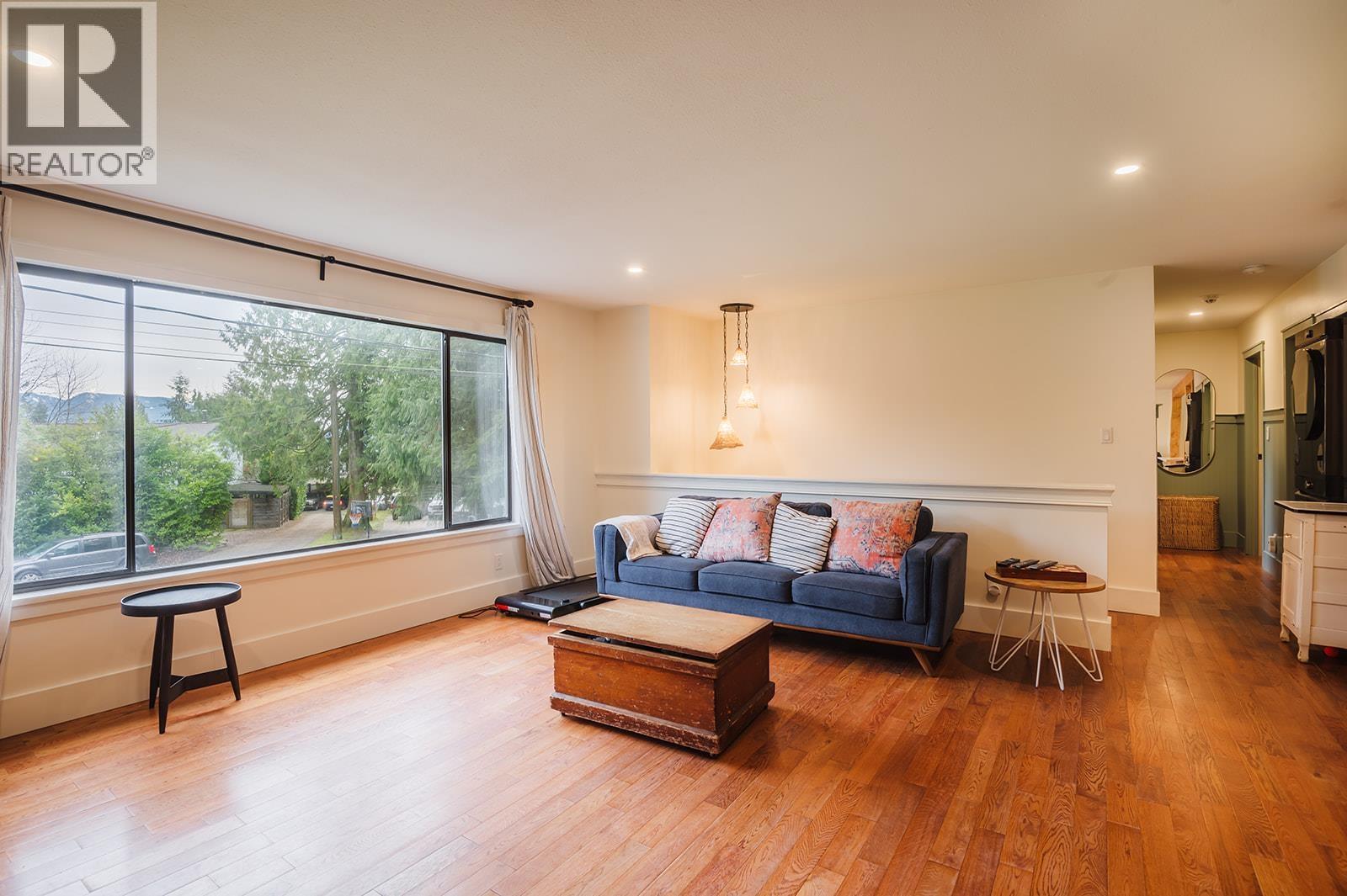 1453 Davidson Road, Gibsons, British Columbia  V0N 1V6 - Photo 6 - R3075331