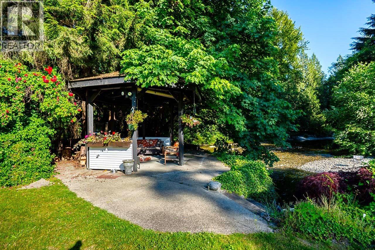 22696 132 Avenue, Maple Ridge, British Columbia  V4R 2R2 - Photo 11 - R3075357