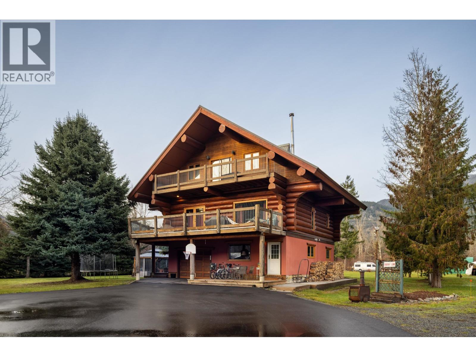 1539 HIGHWAY 99, Pemberton, British Columbia