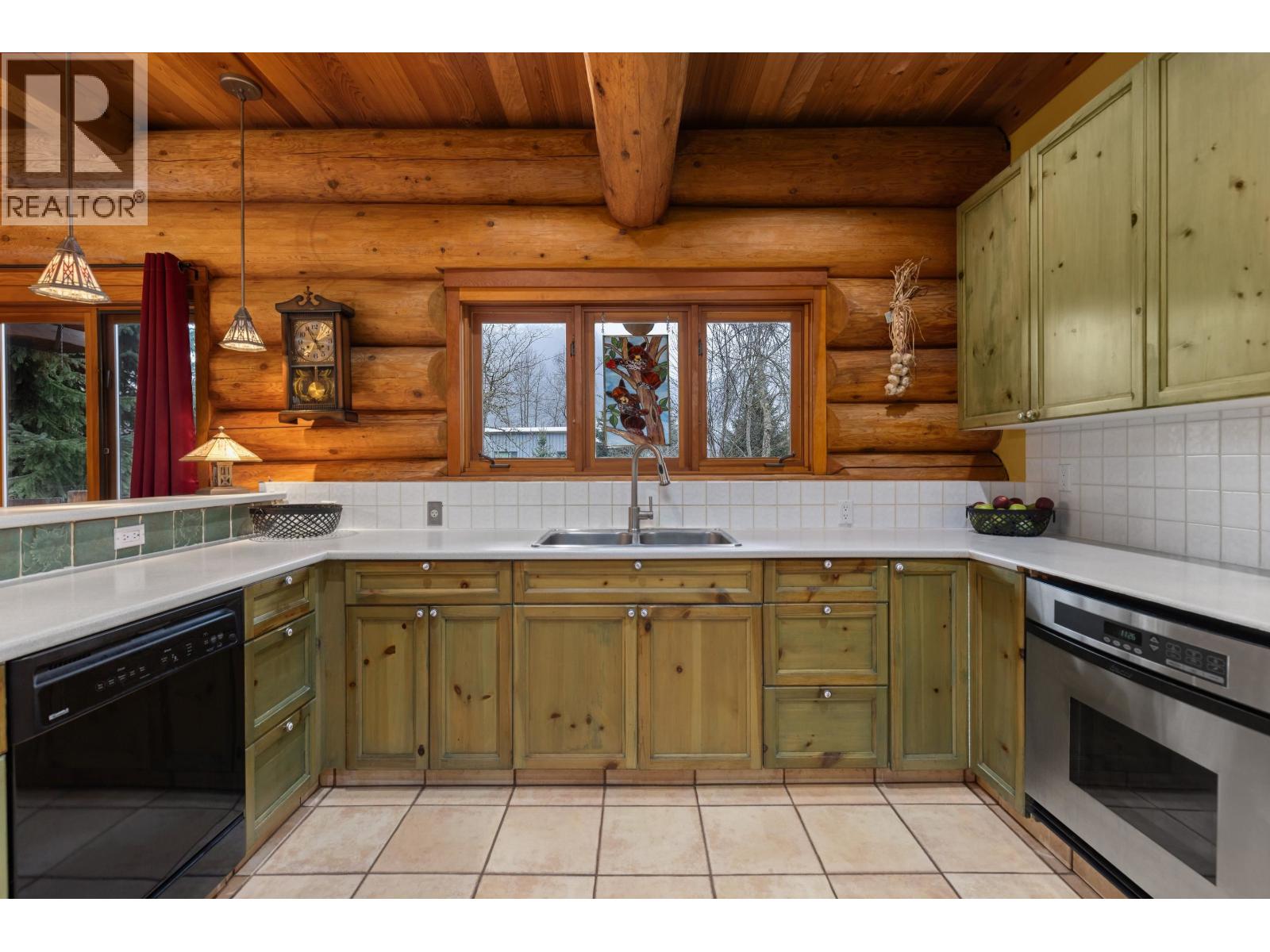 1539 Highway 99, Pemberton, British Columbia  V0N 2L0 - Photo 10 - R3075361