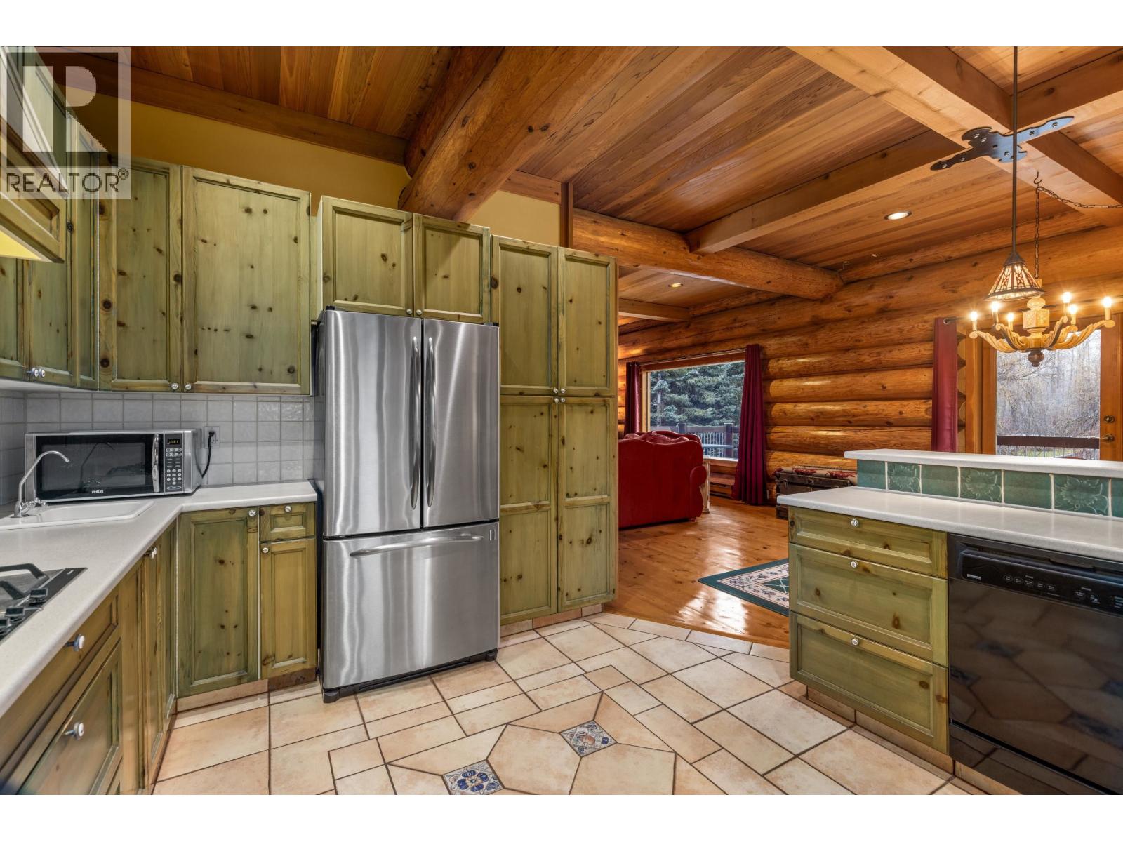 1539 Highway 99, Pemberton, British Columbia  V0N 2L0 - Photo 11 - R3075361