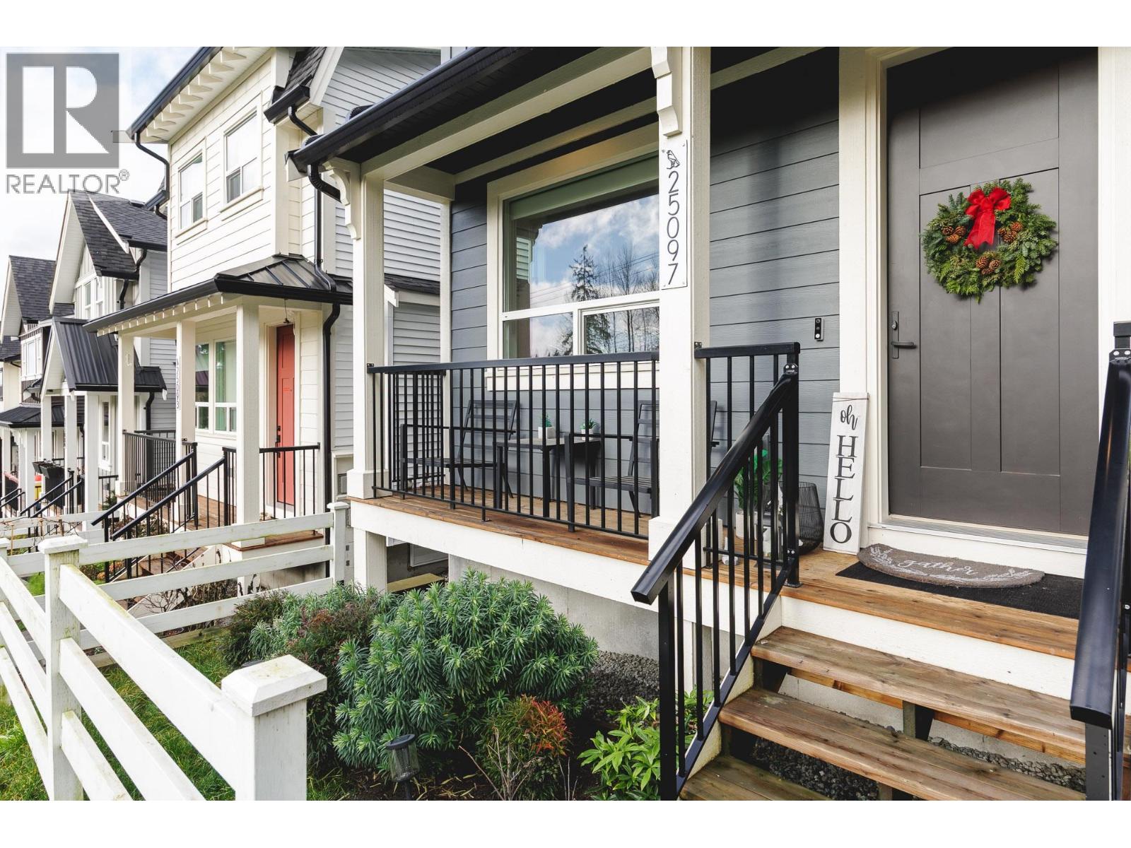 25097 112 Avenue, Maple Ridge, British Columbia  V2W 0K6 - Photo 2 - R3075377