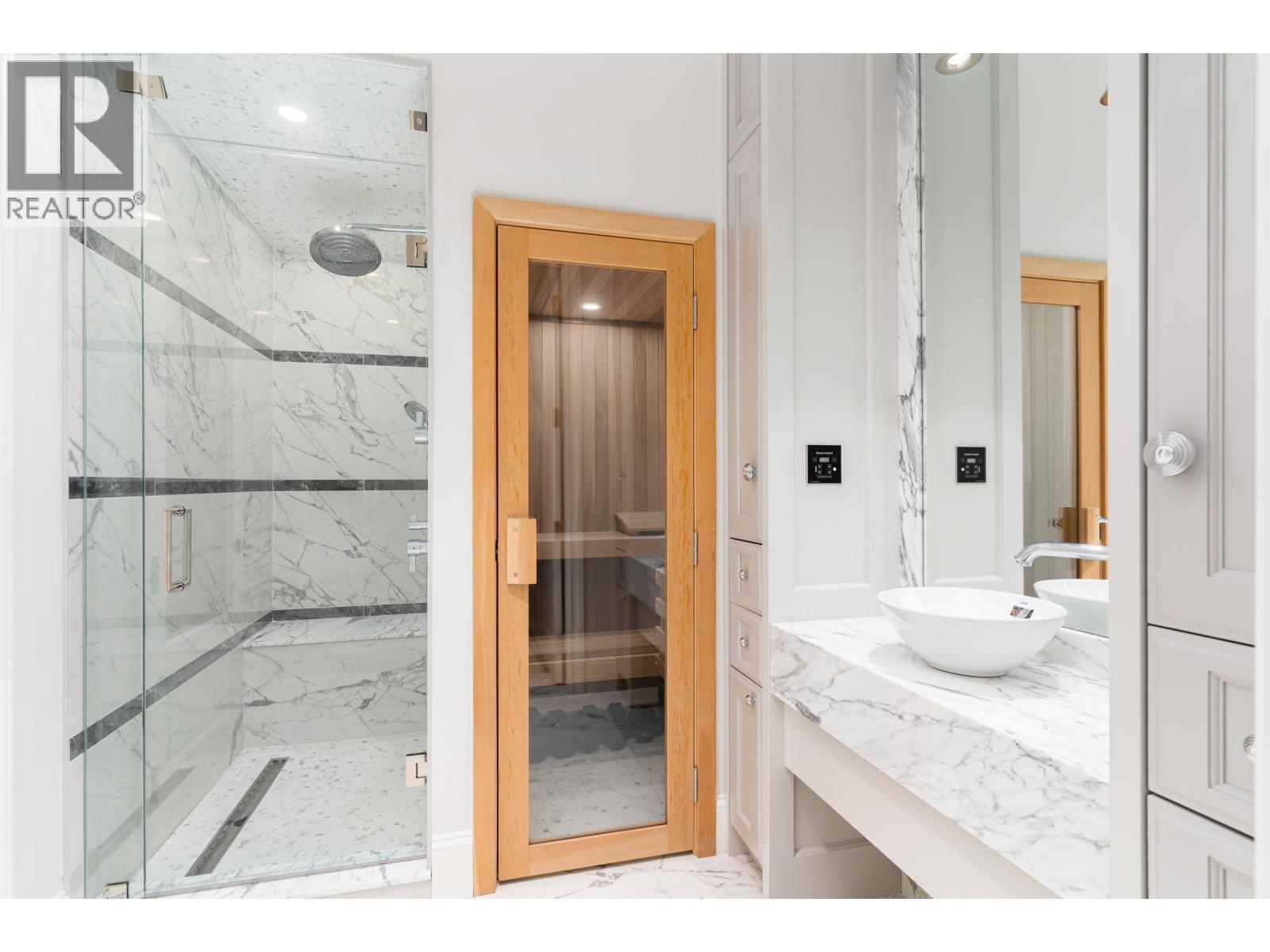 6771 Gamba Drive, Richmond, British Columbia  V7C 2G4 - Photo 22 - R3075393