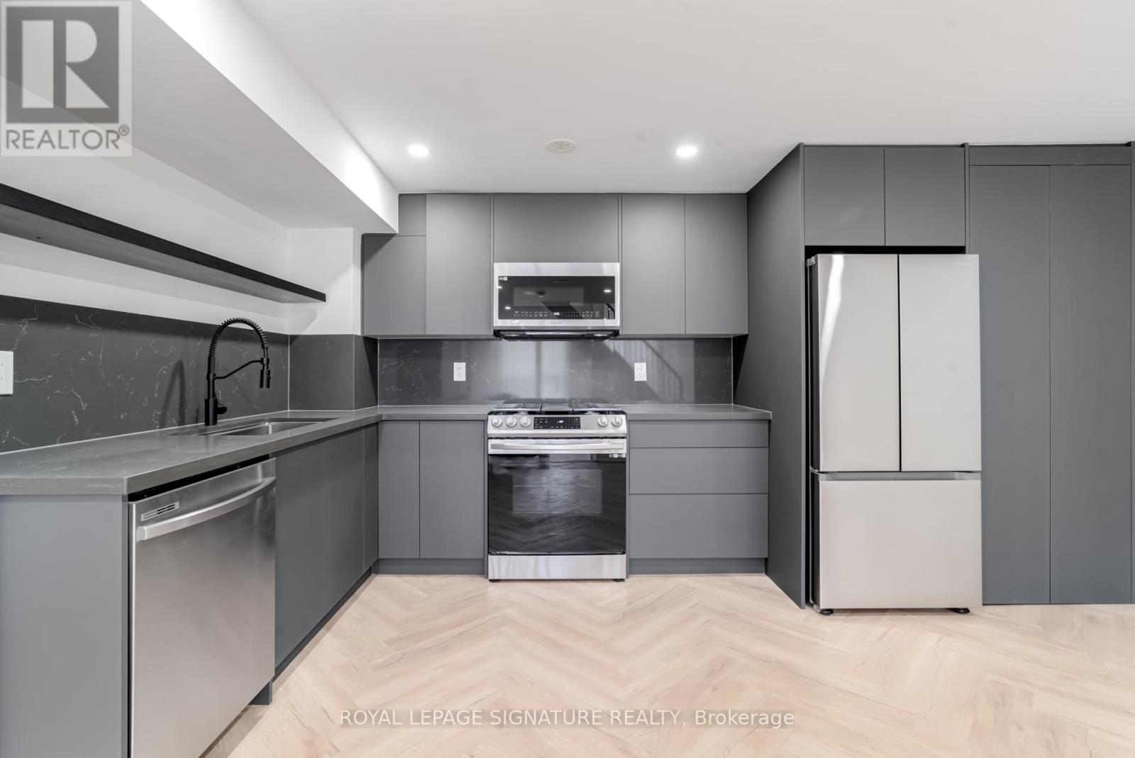 2 - 861 O'connor Drive E, Toronto, Ontario  M4B 2S7 - Photo 10 - E12656990