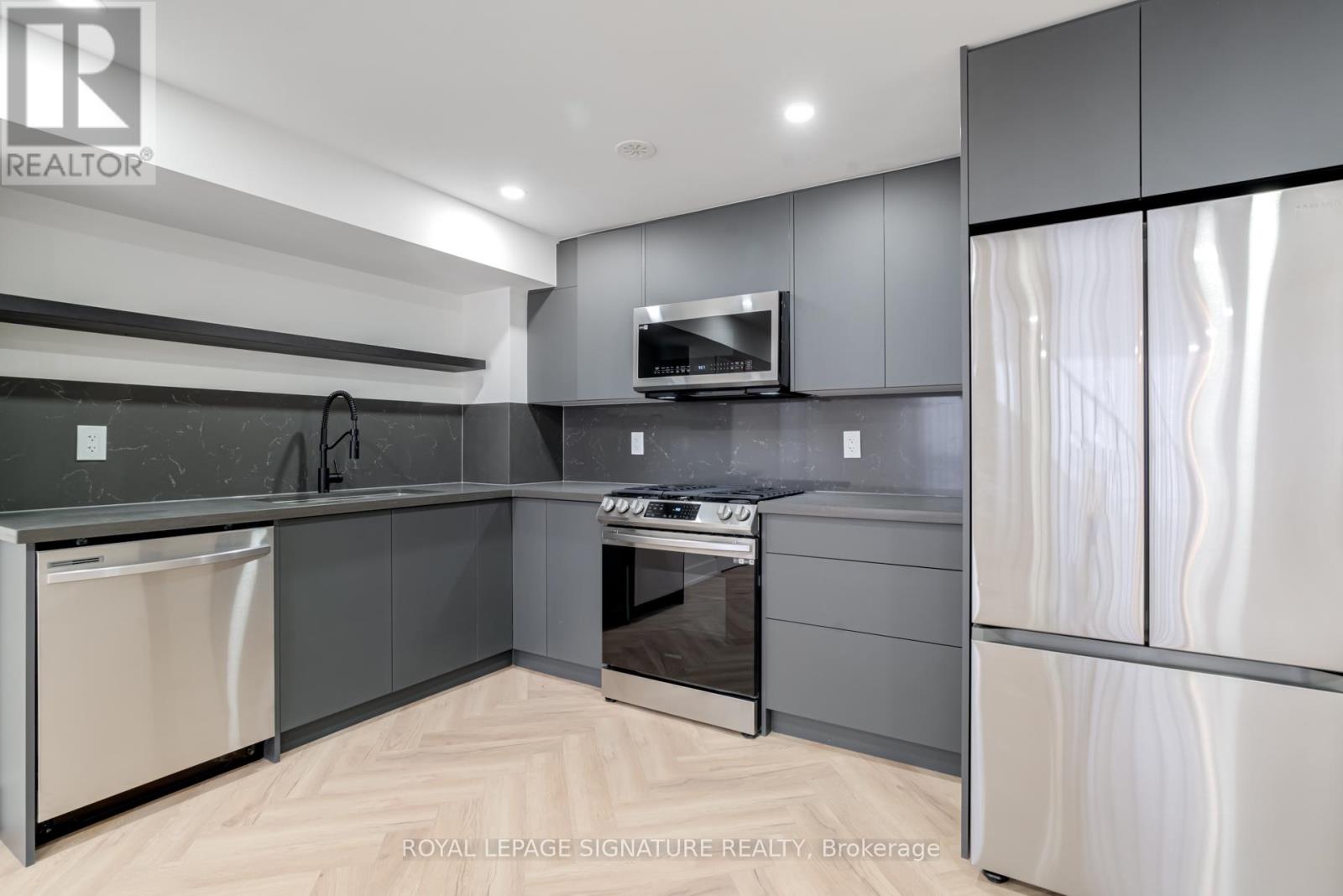 2 - 861 O'connor Drive E, Toronto, Ontario  M4B 2S7 - Photo 11 - E12656990