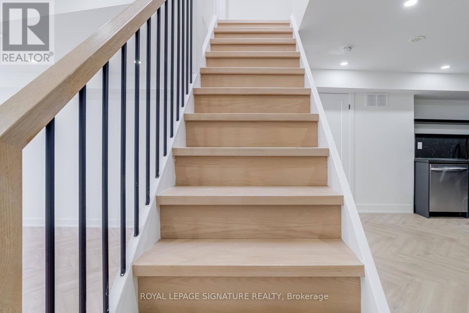 2 - 861 O'connor Drive E, Toronto, Ontario  M4B 2S7 - Photo 14 - E12656990