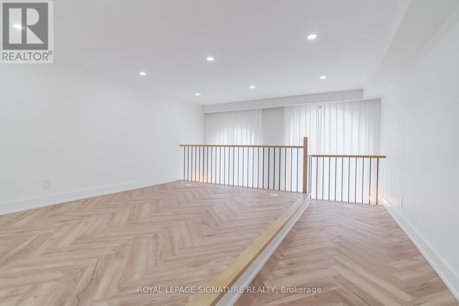 2 - 861 O'connor Drive E, Toronto, Ontario  M4B 2S7 - Photo 16 - E12656990