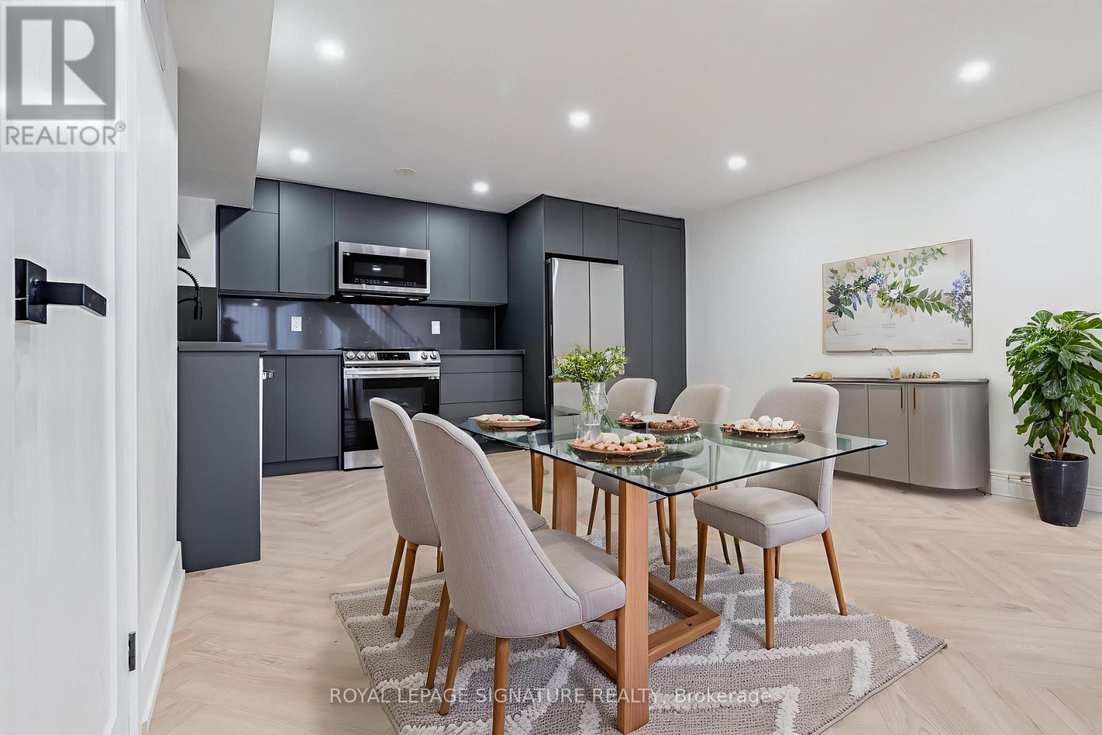 2 - 861 O'connor Drive E, Toronto, Ontario  M4B 2S7 - Photo 6 - E12656990