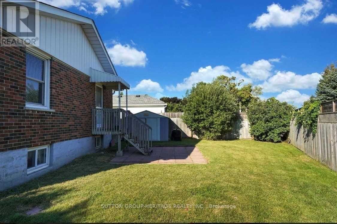 49 Grassmere Court, Oshawa, Ontario  L1H 3X3 - Photo 12 - E12657008