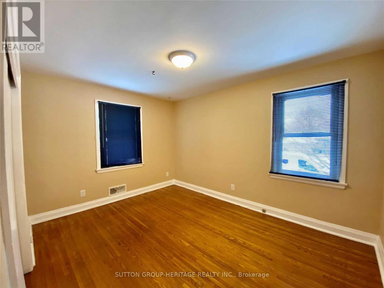 49 Grassmere Court, Oshawa, Ontario  L1H 3X3 - Photo 7 - E12657008