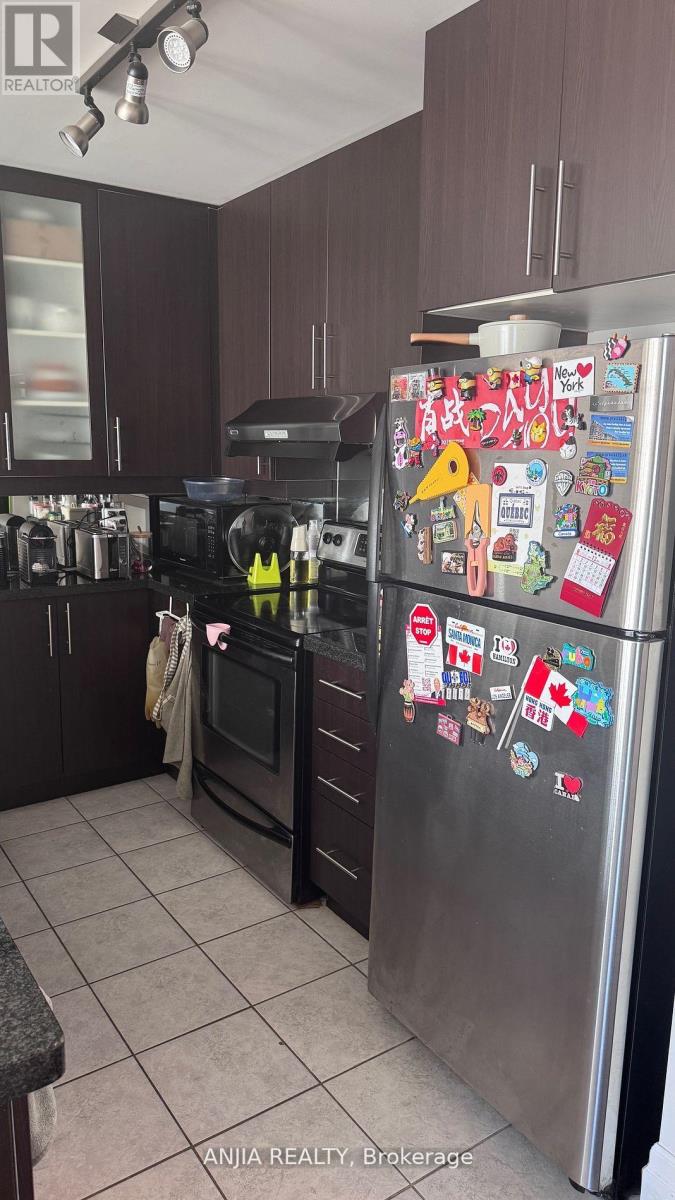 608 - 21 Upper Duke Crescent, Markham, Ontario L6G 0B7 - Photo 3 - N12657000