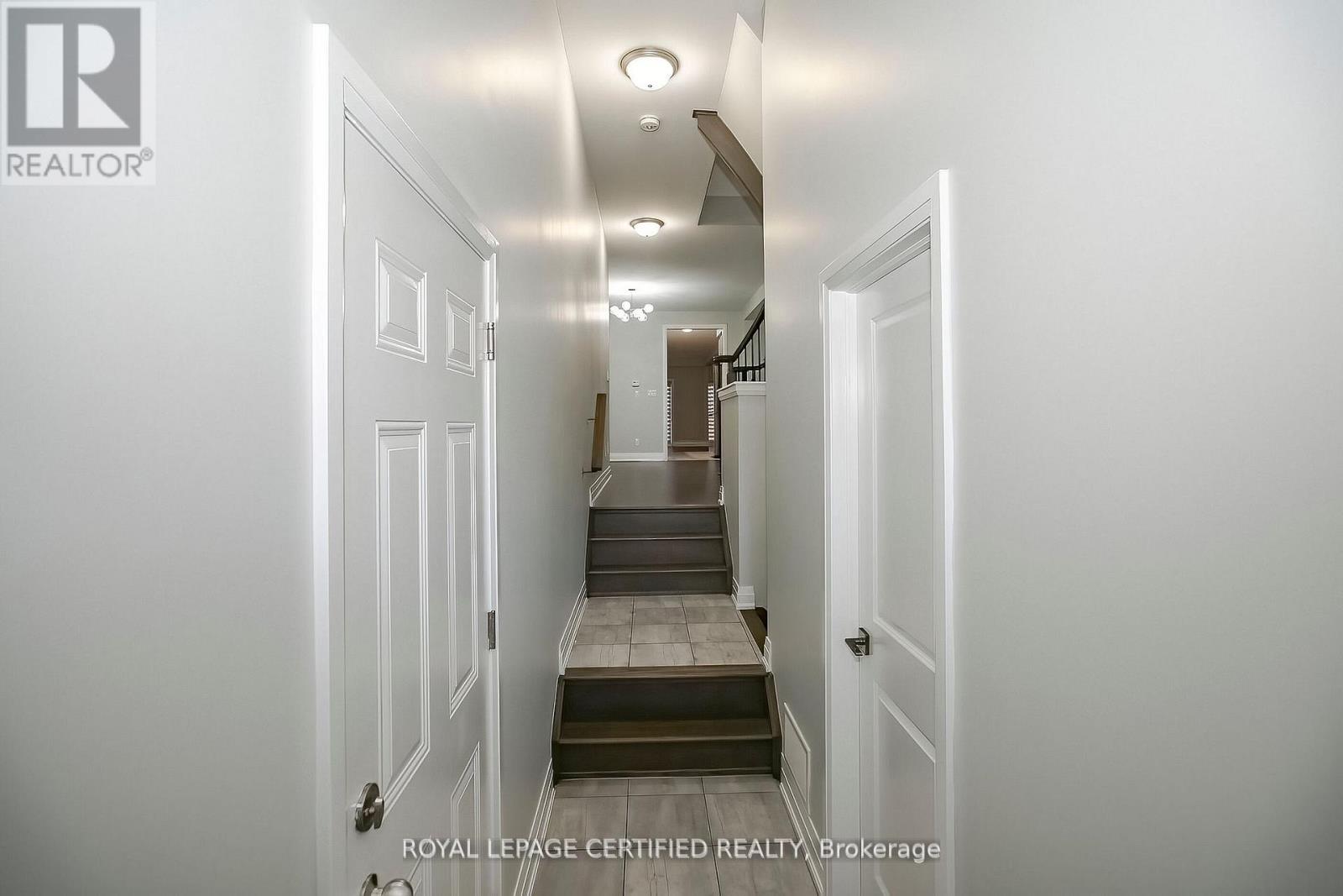 34 Dalbeattie Drive, Brampton, Ontario  L6Y 0E3 - Photo 7 - W12657014