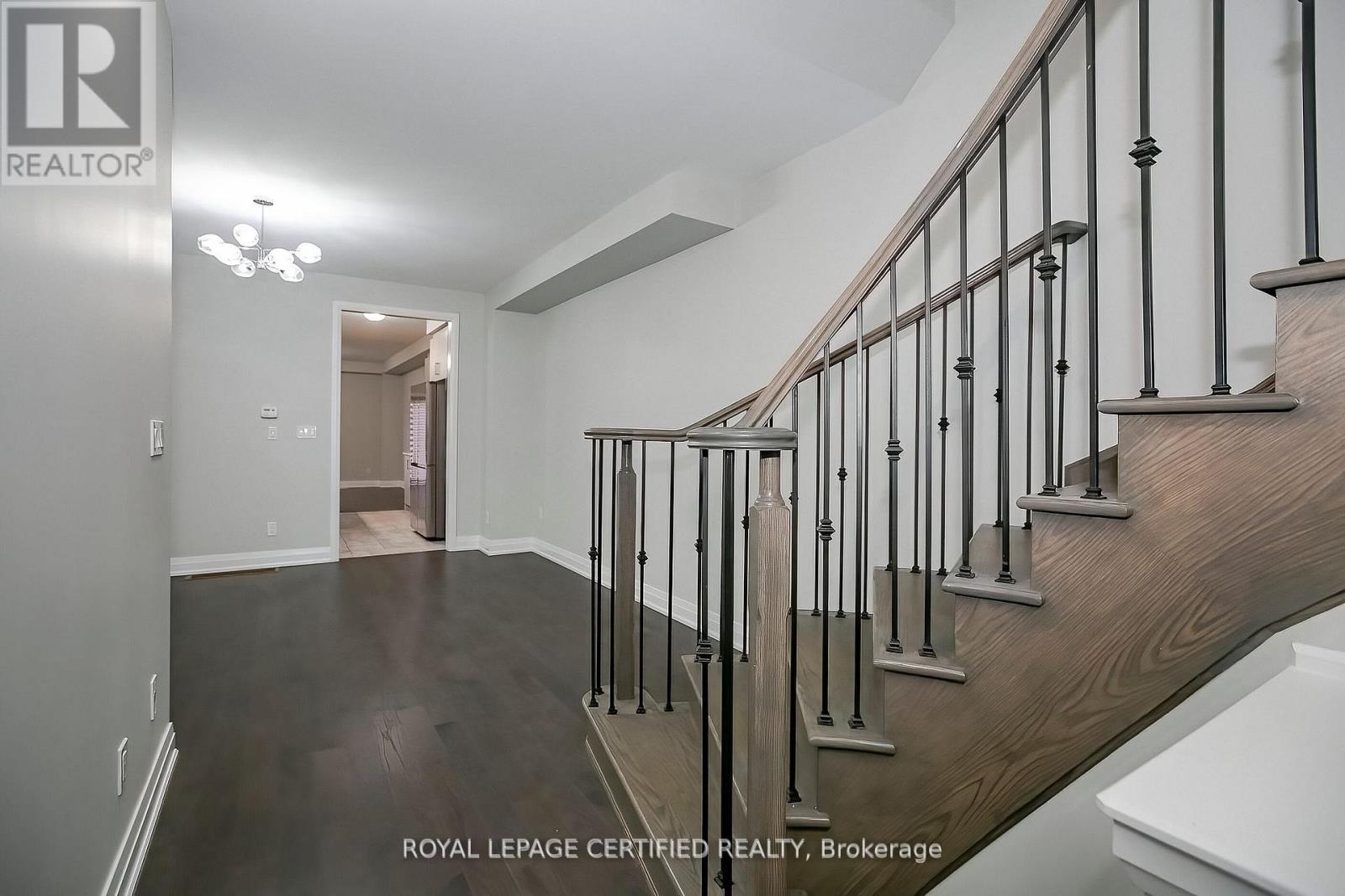 34 Dalbeattie Drive, Brampton, Ontario  L6Y 0E3 - Photo 8 - W12657014