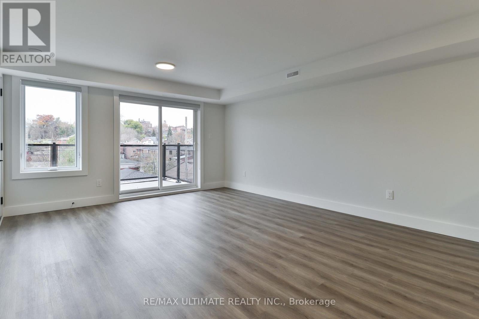 2nd Floor - 6 Chudleigh Road, Toronto, Ontario  M6E 1Y8 - Photo 11 - W12657028