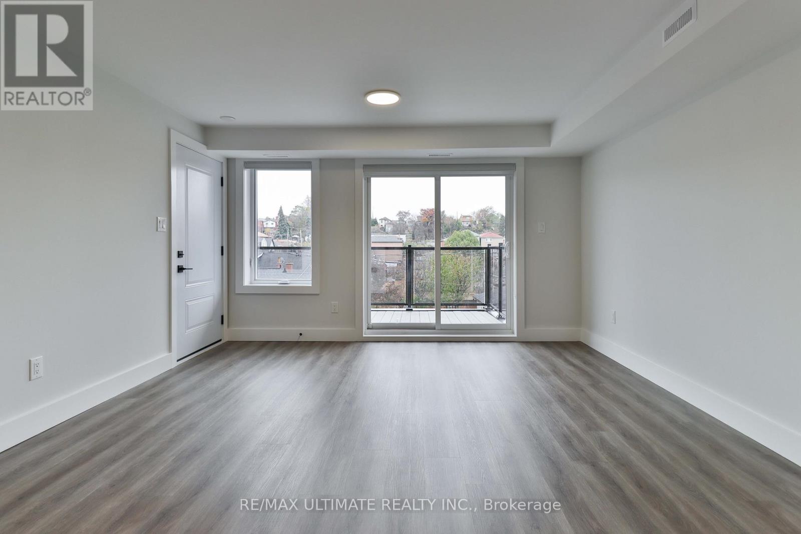 2nd Floor - 6 Chudleigh Road, Toronto, Ontario  M6E 1Y8 - Photo 12 - W12657028