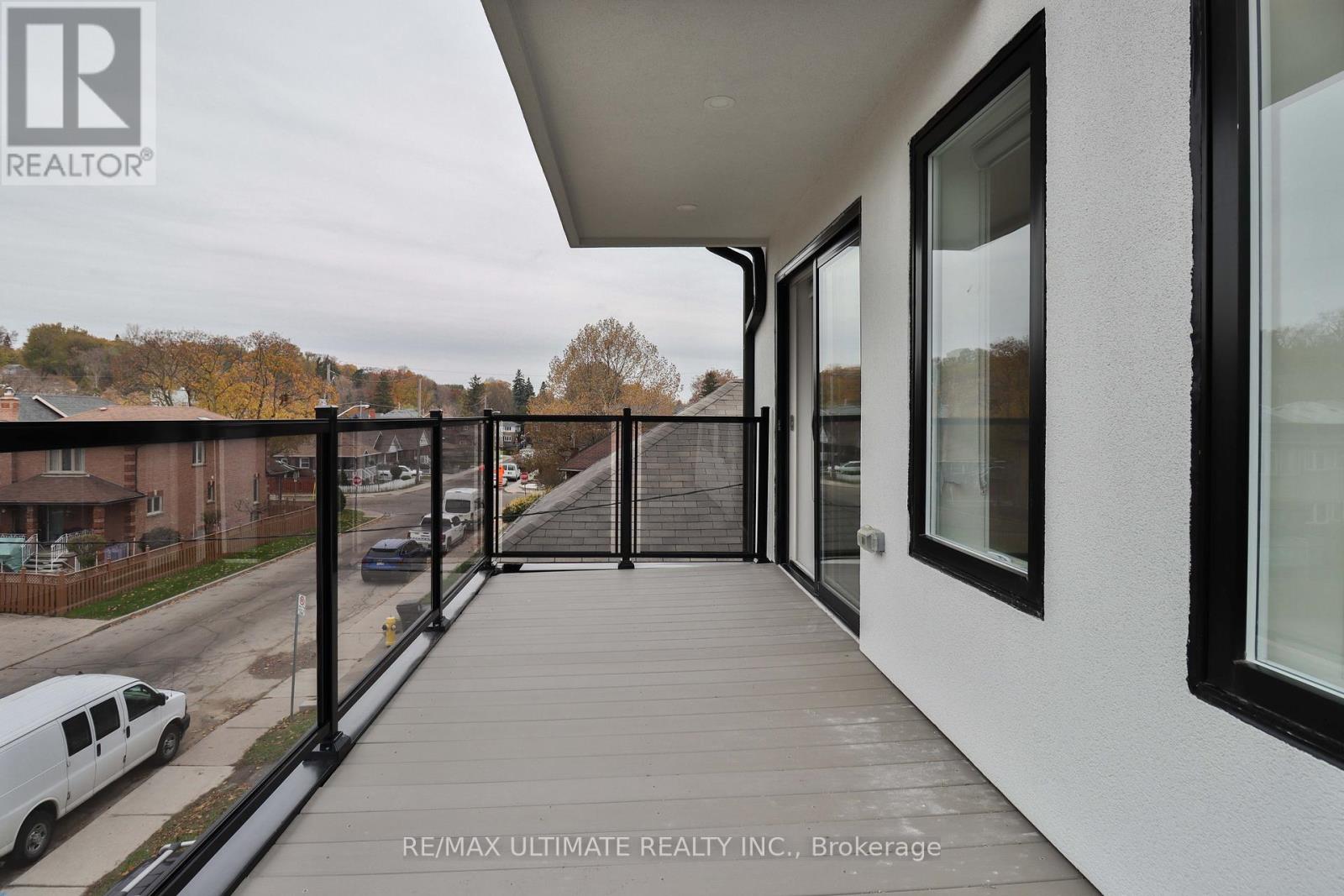 2nd Floor - 6 Chudleigh Road, Toronto, Ontario  M6E 1Y8 - Photo 15 - W12657028