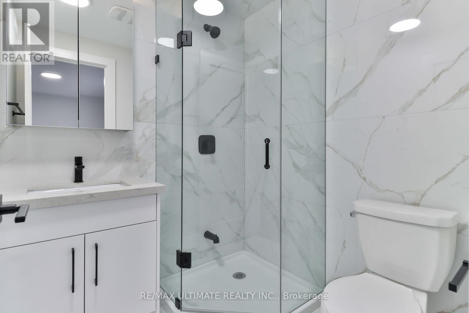 2nd Floor - 6 Chudleigh Road, Toronto, Ontario  M6E 1Y8 - Photo 26 - W12657028