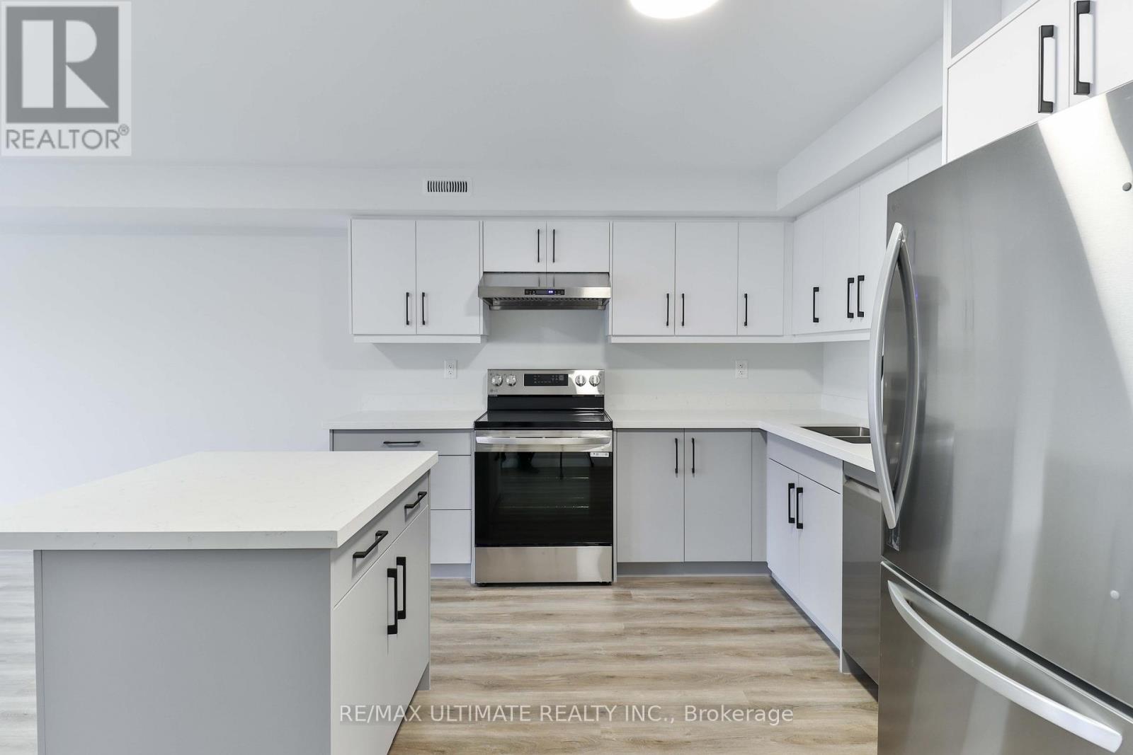 2nd Floor - 6 Chudleigh Road, Toronto, Ontario  M6E 1Y8 - Photo 8 - W12657028