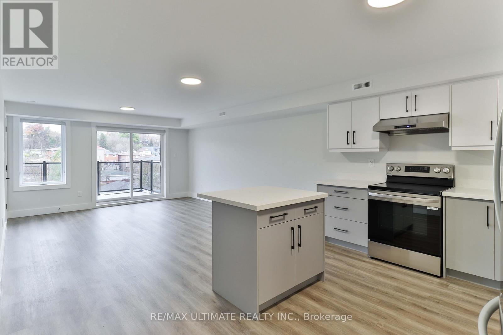 2nd Floor - 6 Chudleigh Road, Toronto, Ontario  M6E 1Y8 - Photo 9 - W12657028