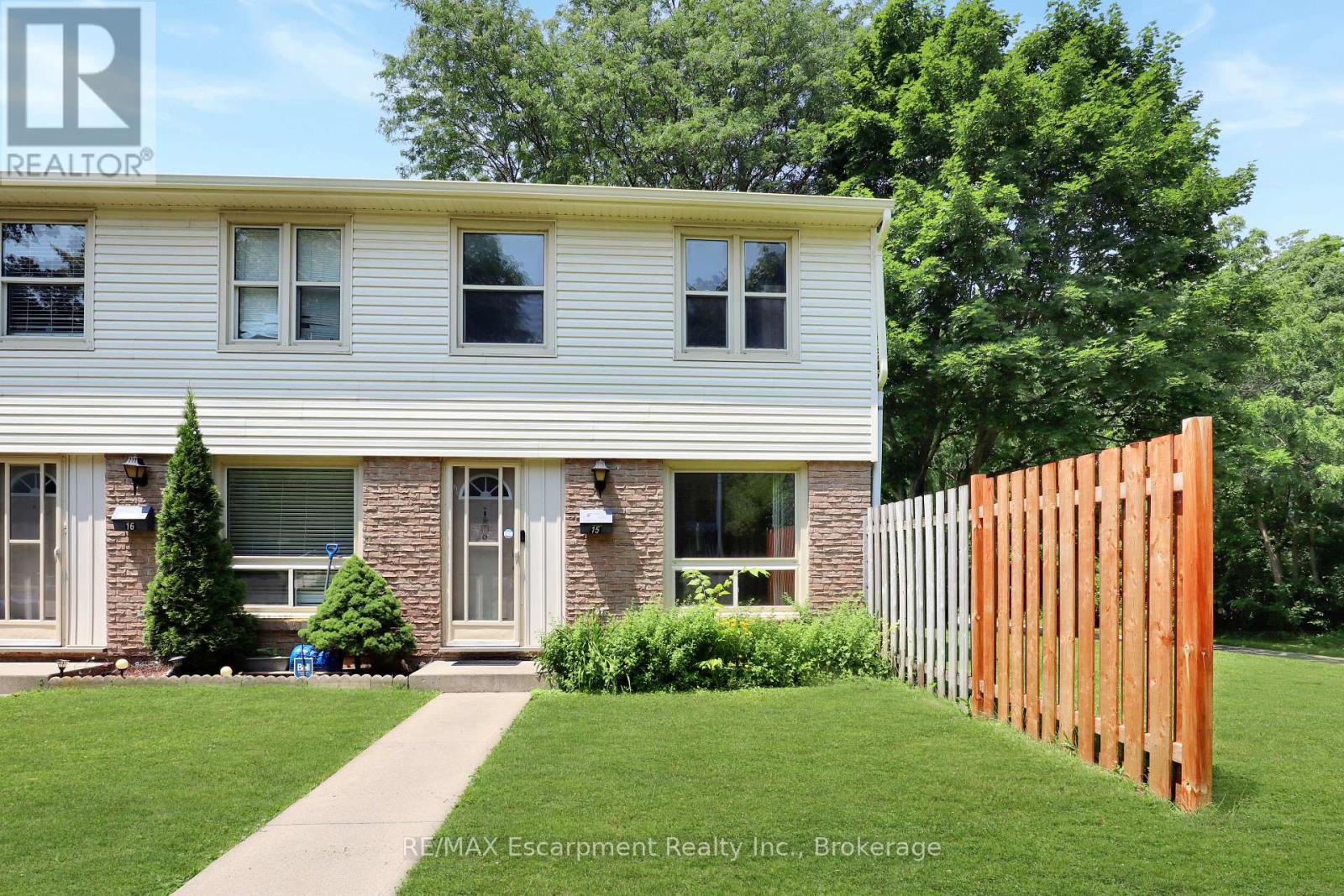 15 - 165 GREEN VALLEY DRIVE, Kitchener, Ontario