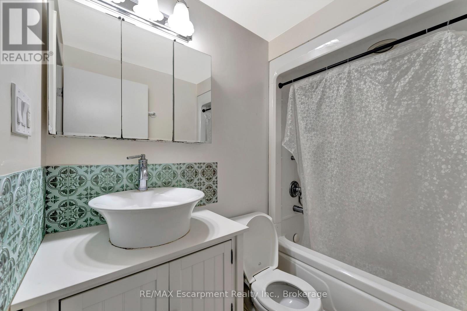 15 - 165 Green Valley Drive, Kitchener, Ontario  N2P 1K3 - Photo 16 - X12657088