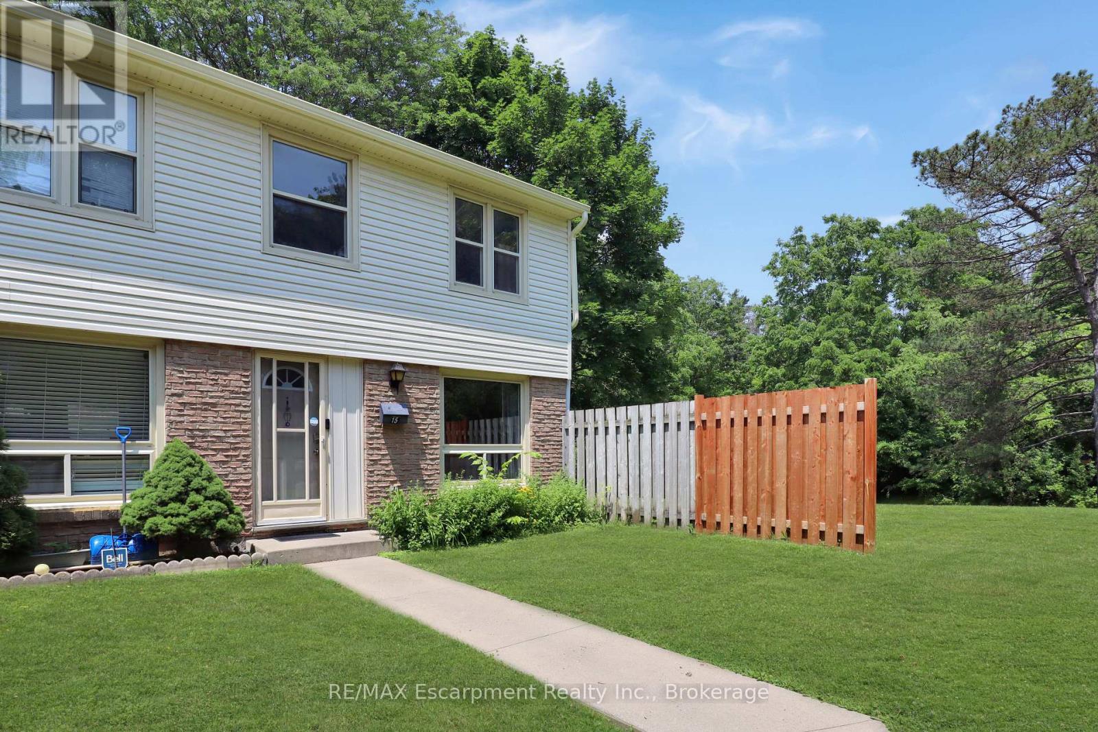 15 - 165 Green Valley Drive, Kitchener, Ontario  N2P 1K3 - Photo 2 - X12657088