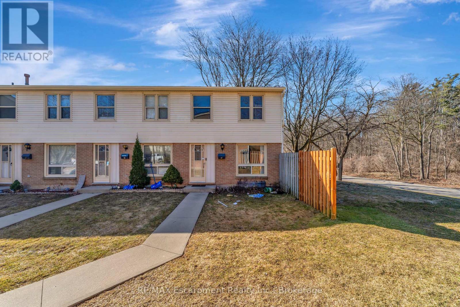 15 - 165 Green Valley Drive, Kitchener, Ontario  N2P 1K3 - Photo 3 - X12657088