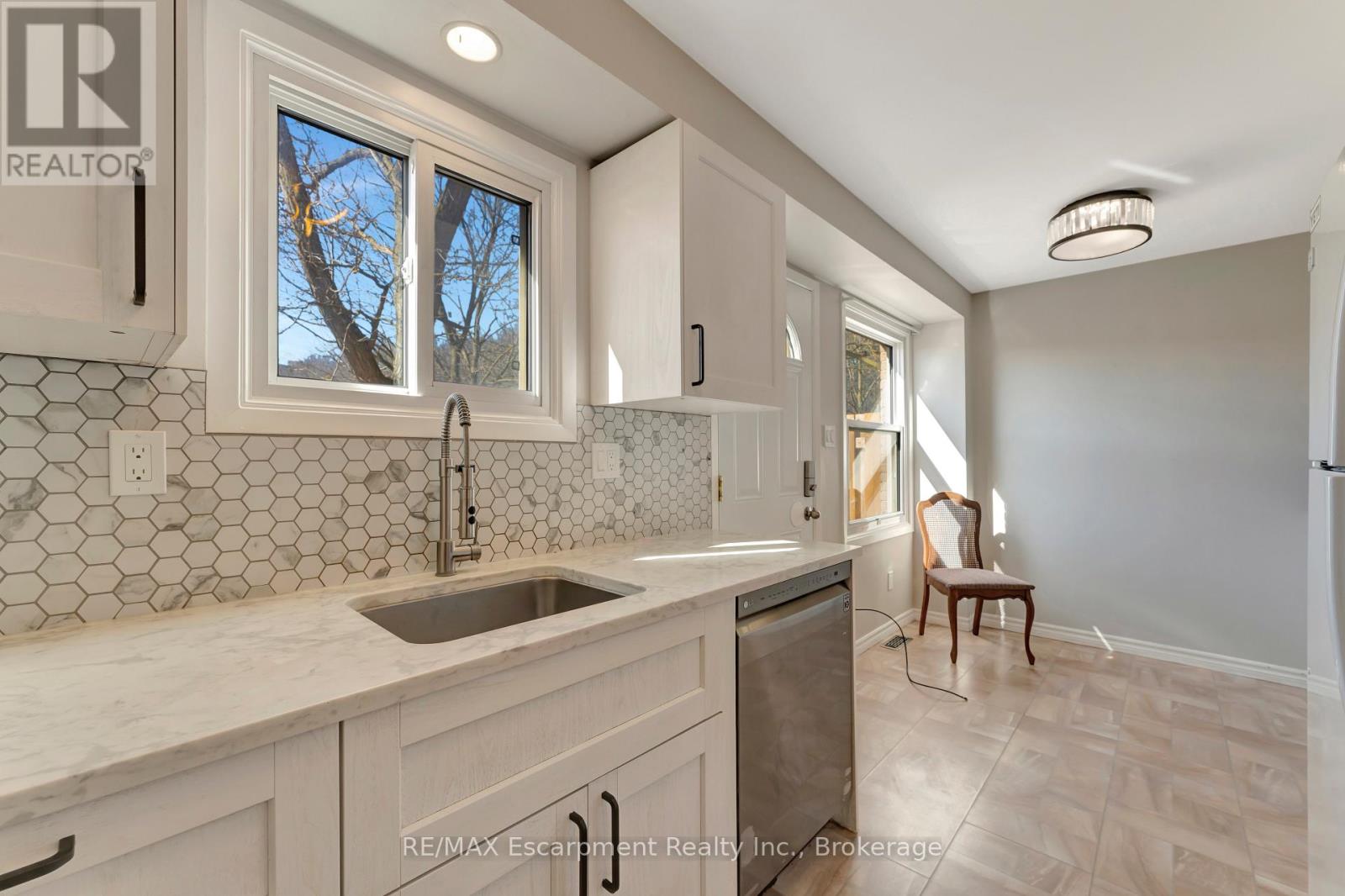 15 - 165 Green Valley Drive, Kitchener, Ontario  N2P 1K3 - Photo 9 - X12657088