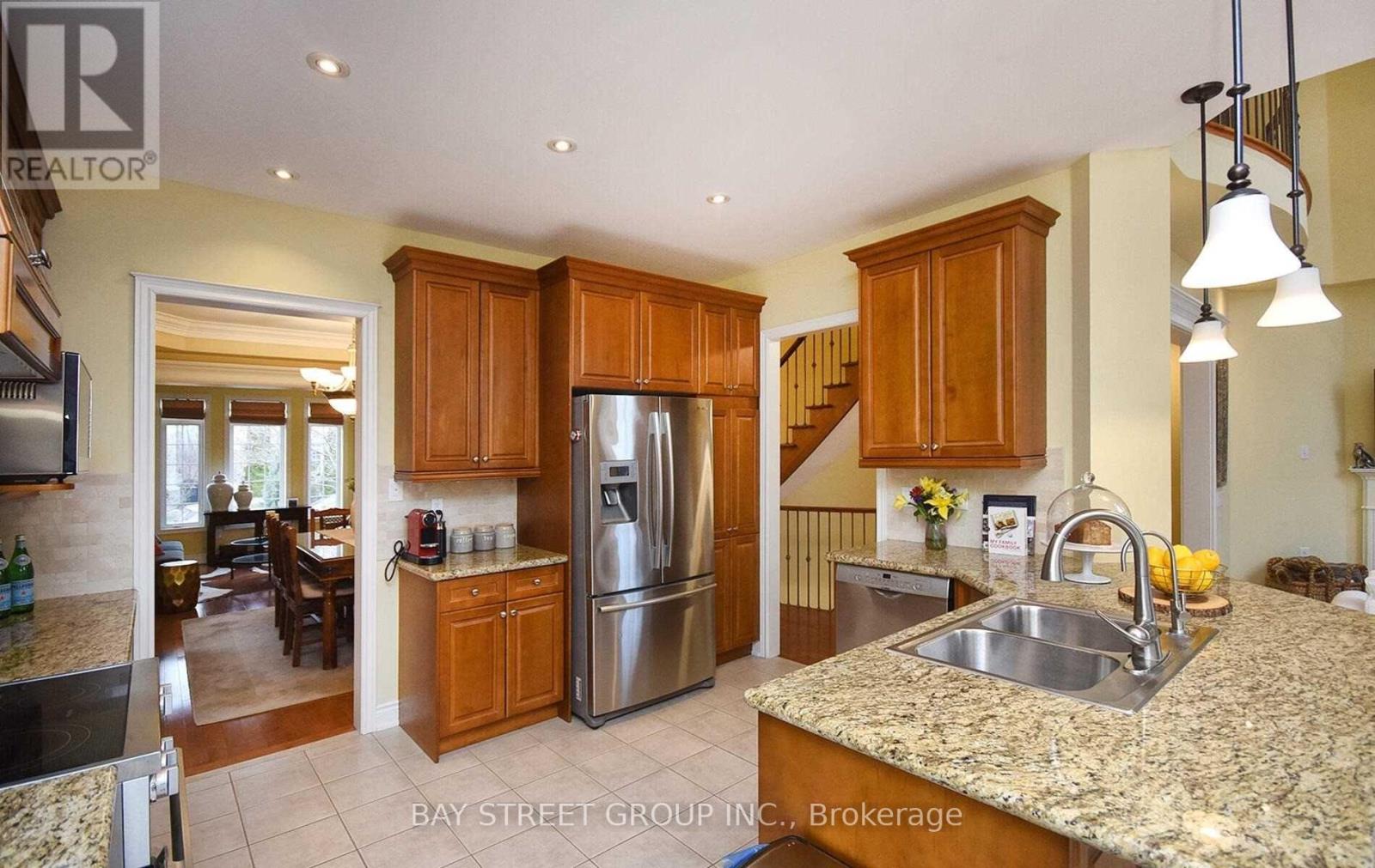 336 Turning Leaf Road, Oakville, Ontario  L6L 6W7 - Photo 10 - W12650496