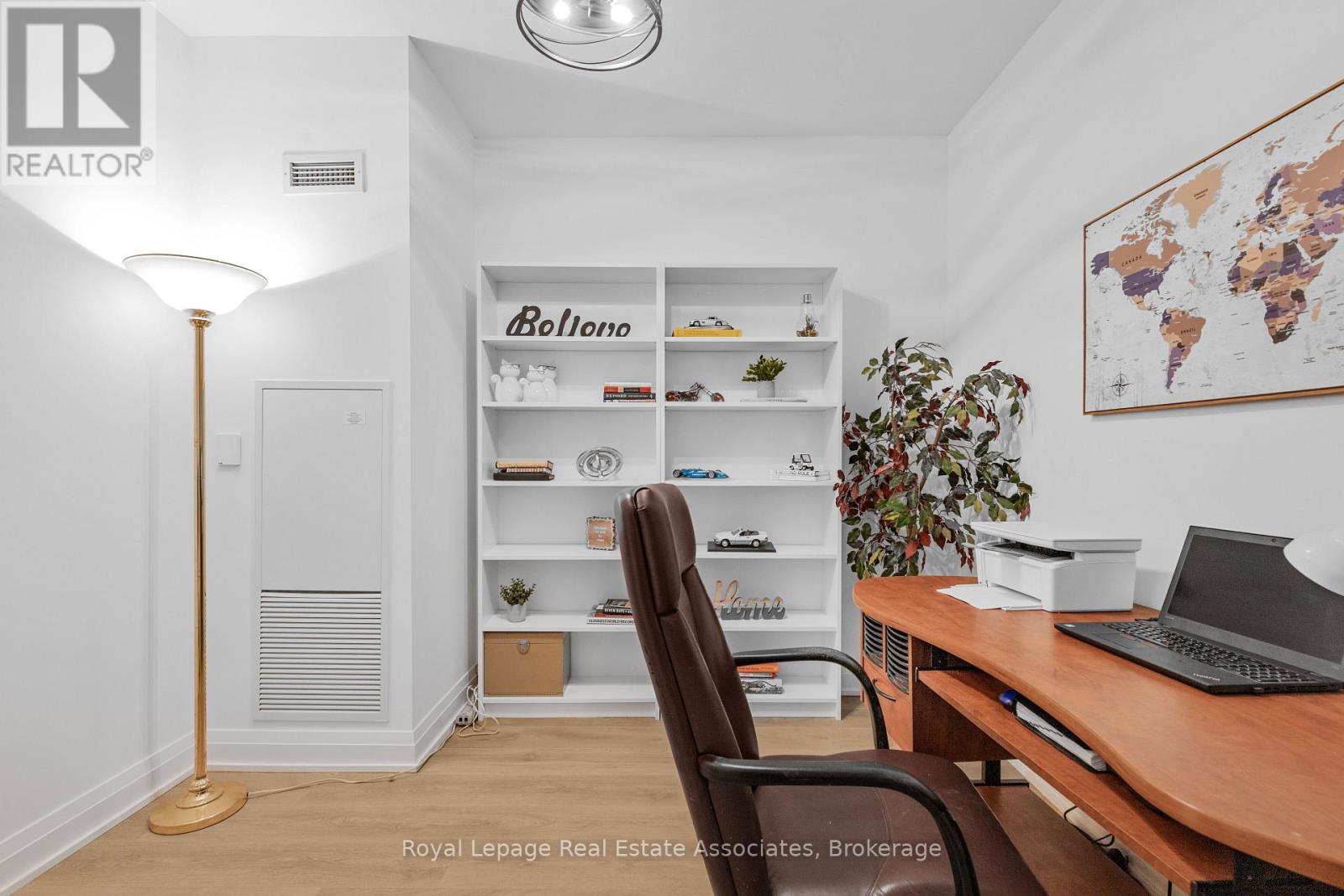 805 - 21 Park Street E, Mississauga, Ontario  L5G 0C2 - Photo 12 - W12548042