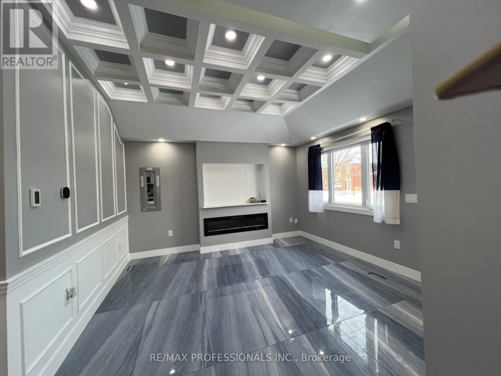 53 Regent Road, Toronto, Ontario  M3K 1G8 - Photo 6 - W12656984