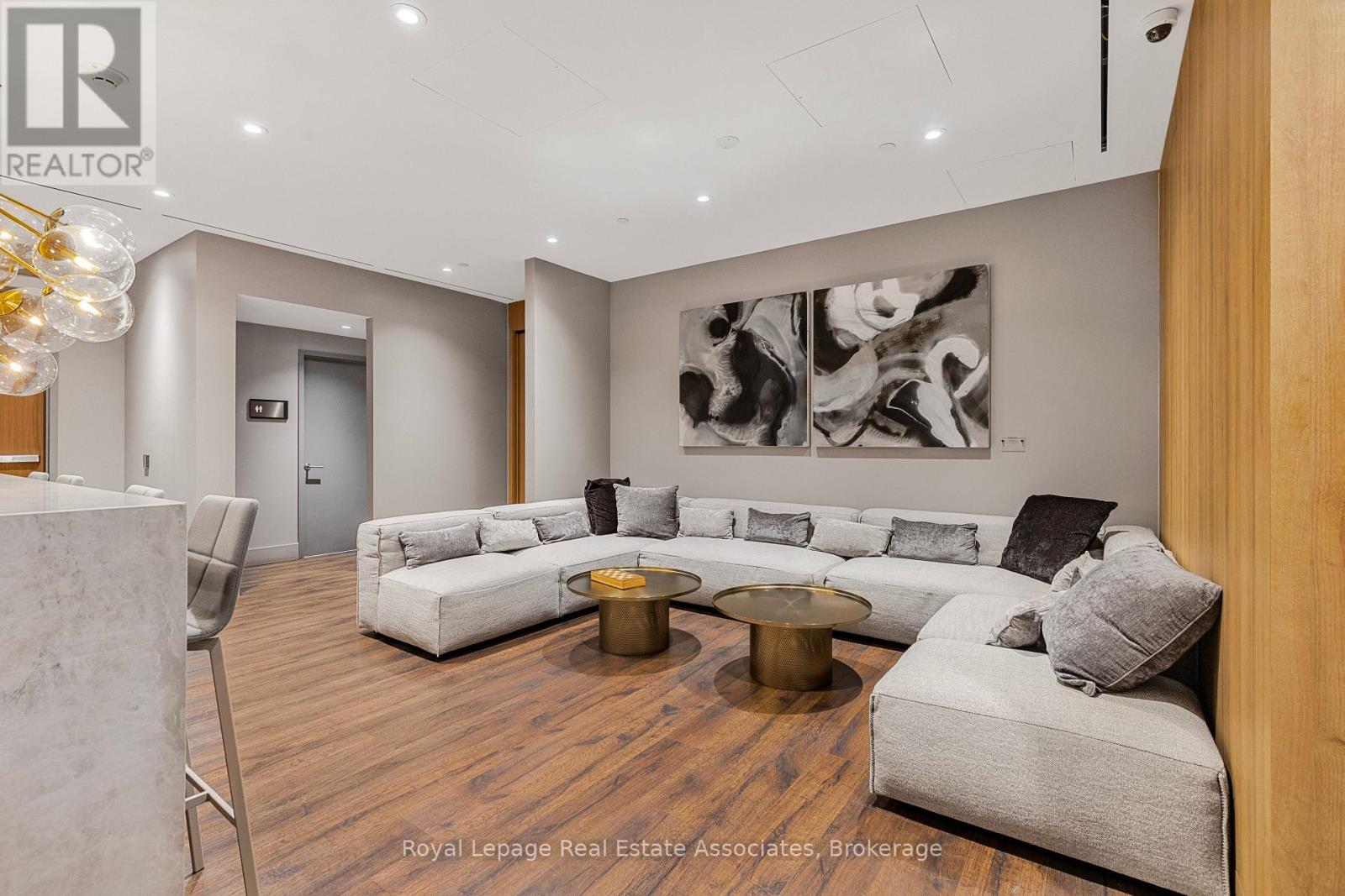 805 - 21 Park Street E, Mississauga, Ontario  L5G 0C2 - Photo 24 - W12548042