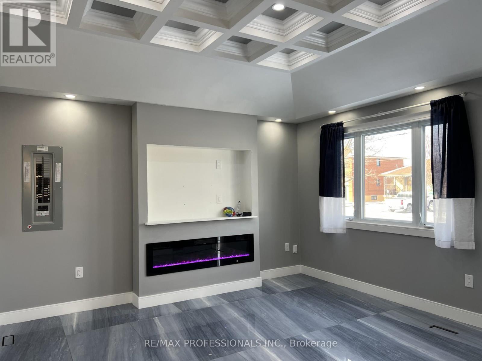 53 Regent Road, Toronto, Ontario  M3K 1G8 - Photo 8 - W12656984