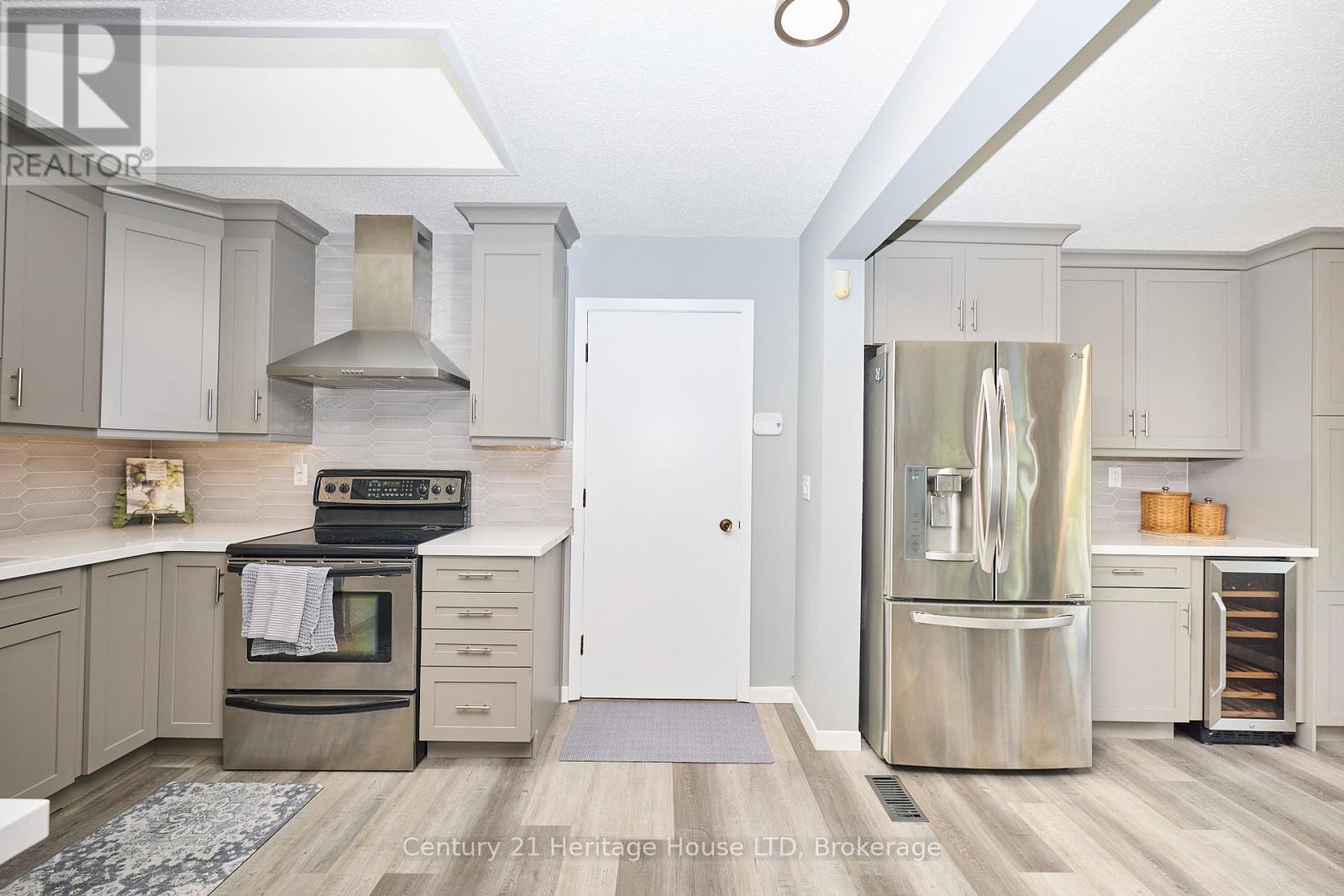 15 Malkin Avenue, Fort Erie, Ontario  L2A 5H9 - Photo 4 - X12610106