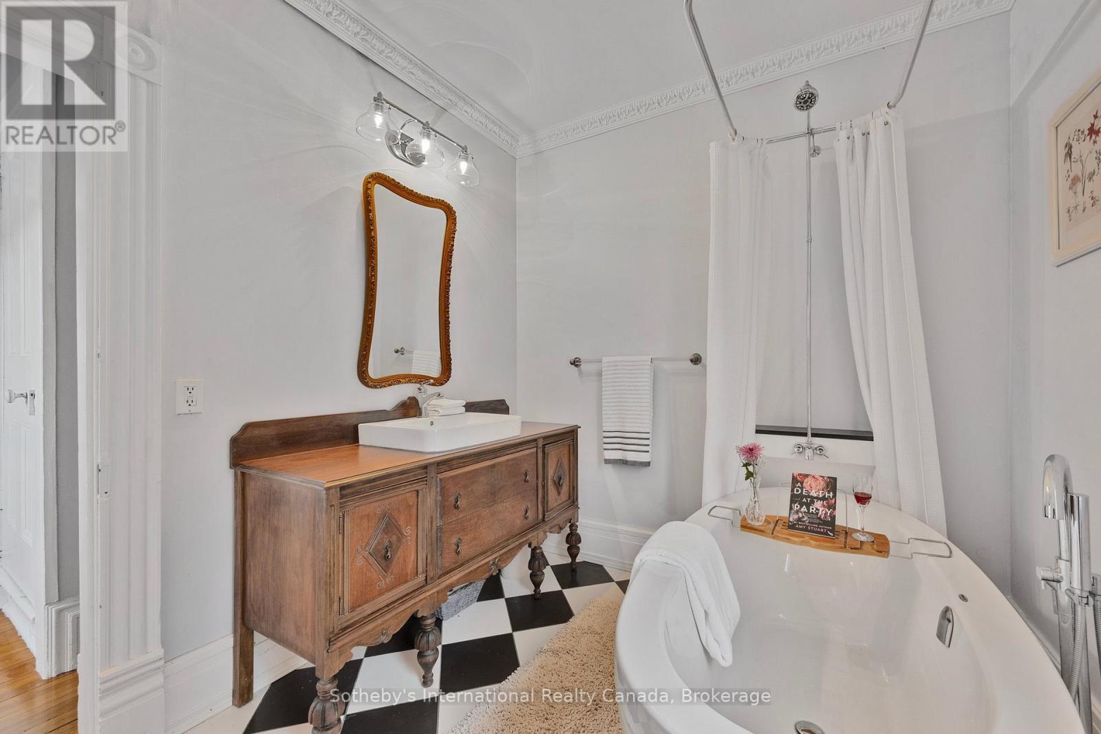 26 Robert Street E, Penetanguishene, Ontario  L9M 1K7 - Photo 31 - S12657176