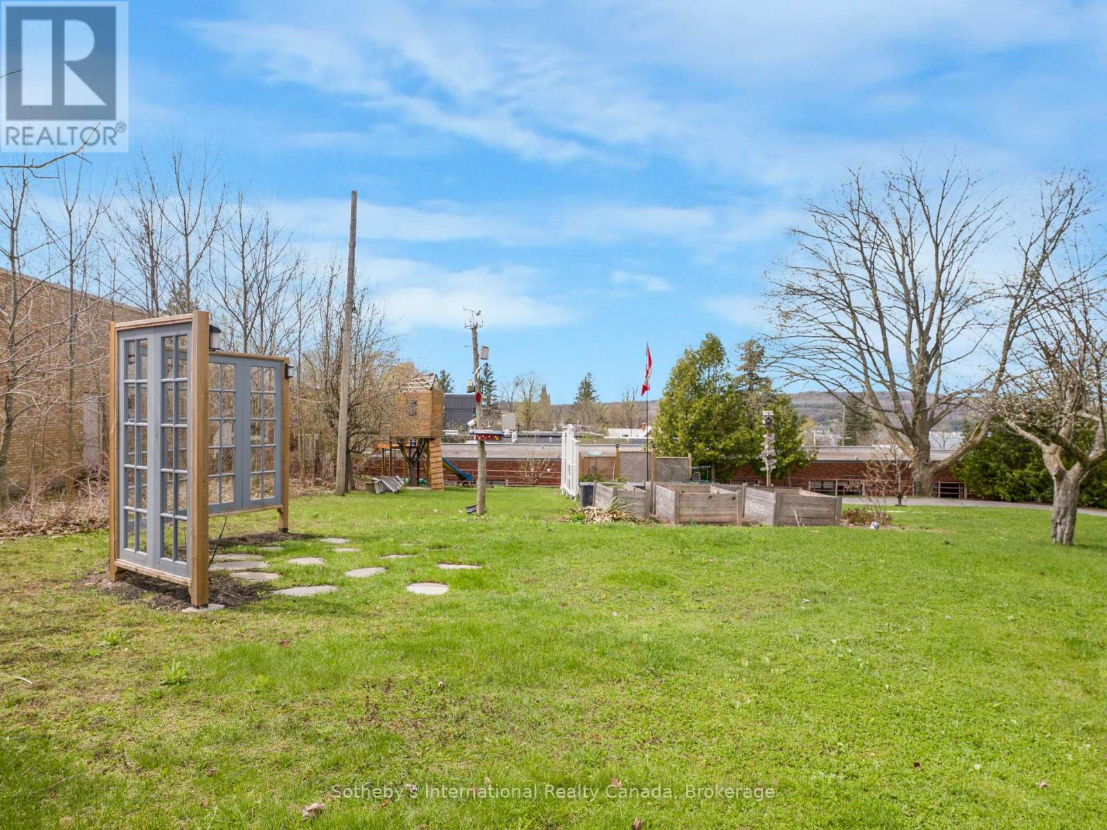 26 Robert Street E, Penetanguishene, Ontario  L9M 1K7 - Photo 41 - S12657176