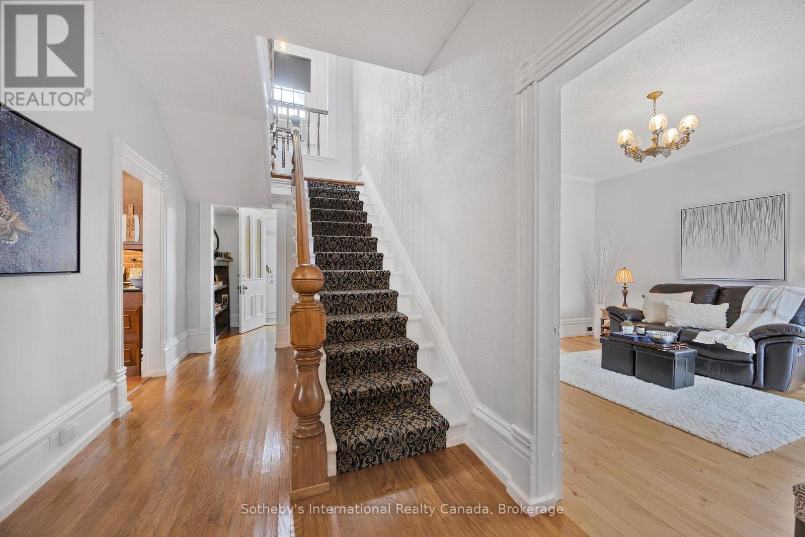 26 Robert Street E, Penetanguishene, Ontario  L9M 1K7 - Photo 8 - S12657176