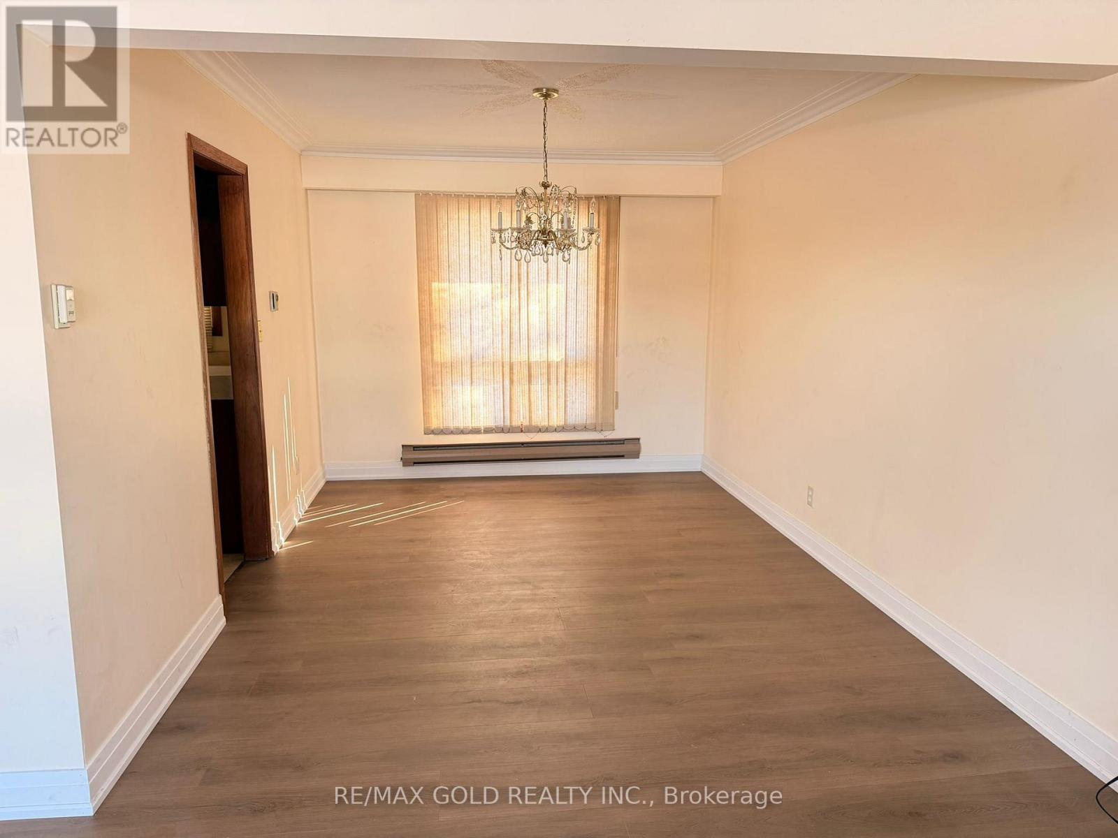 3173 Mayfield Road, Brampton, Ontario  L6Z 4P9 - Photo 5 - W12610998