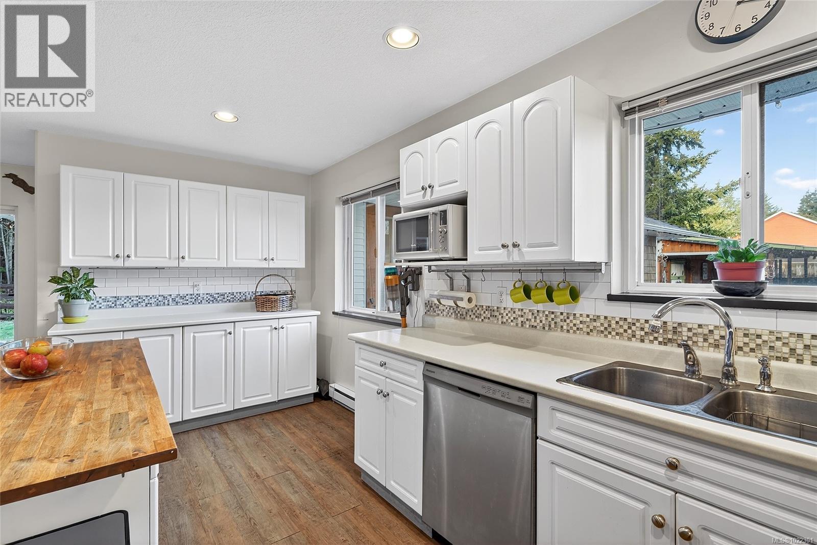 1529 Benzon Cres, Errington, British Columbia  V0R 1V0 - Photo 5 - 1022301