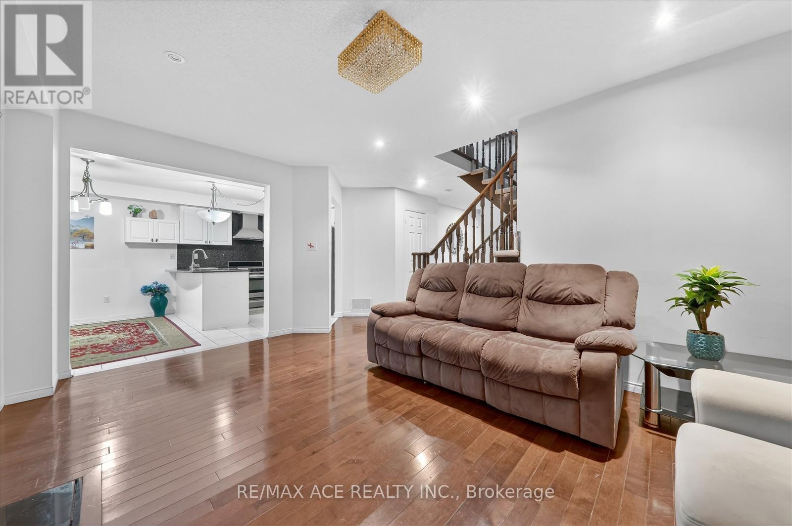 Main - 35 Angier Crescent, Ajax, Ontario  L1S 7R7 - Photo 12 - E12657092