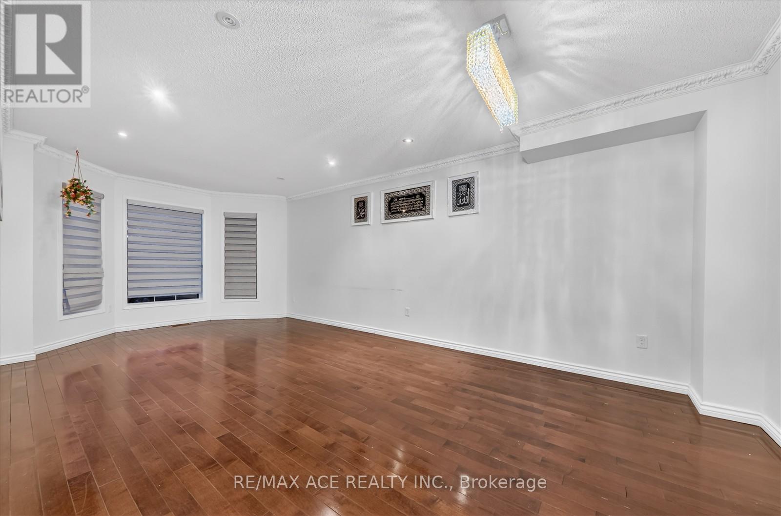 Main - 35 Angier Crescent, Ajax, Ontario  L1S 7R7 - Photo 6 - E12657092