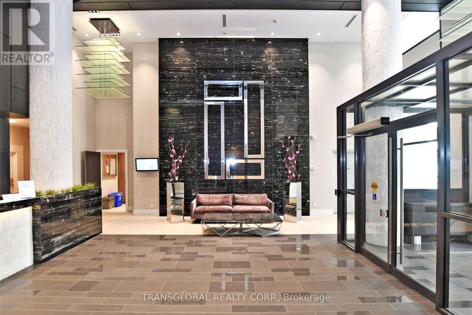 301 - 9191 Yonge Street, Richmond Hill, Ontario  L4C 1E2 - Photo 3 - N12657124