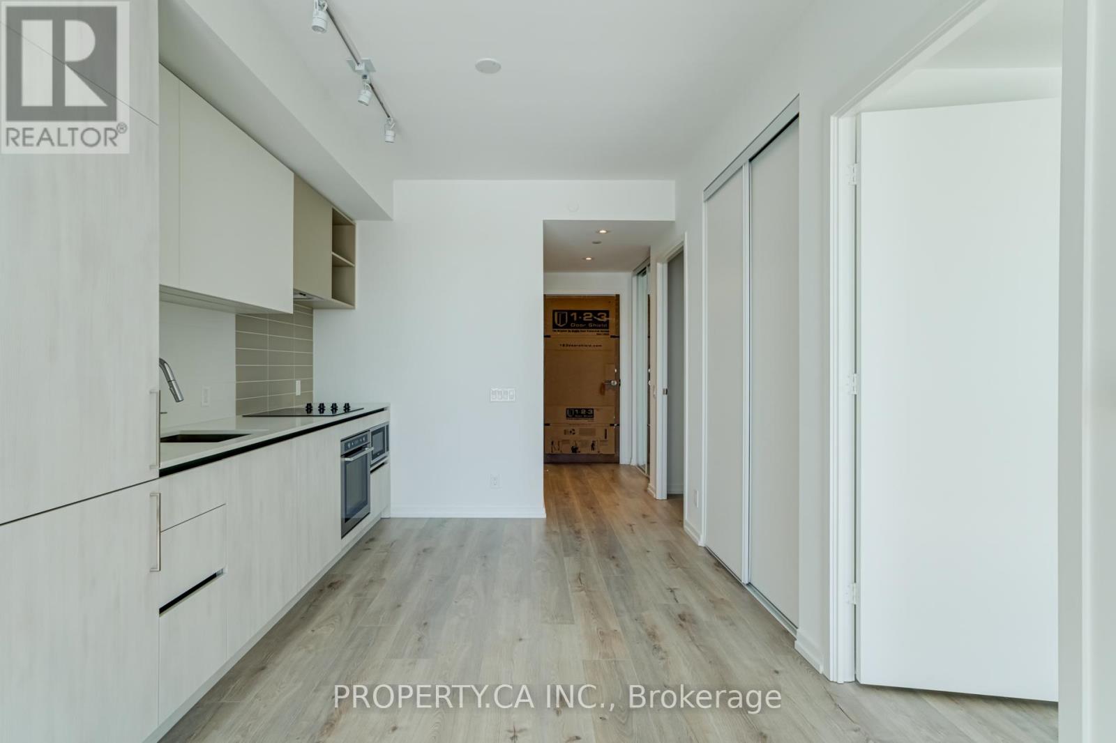 2107 - 1000 Portage Parkway, Vaughan, Ontario  L4K 0L1 - Photo 5 - N12657150