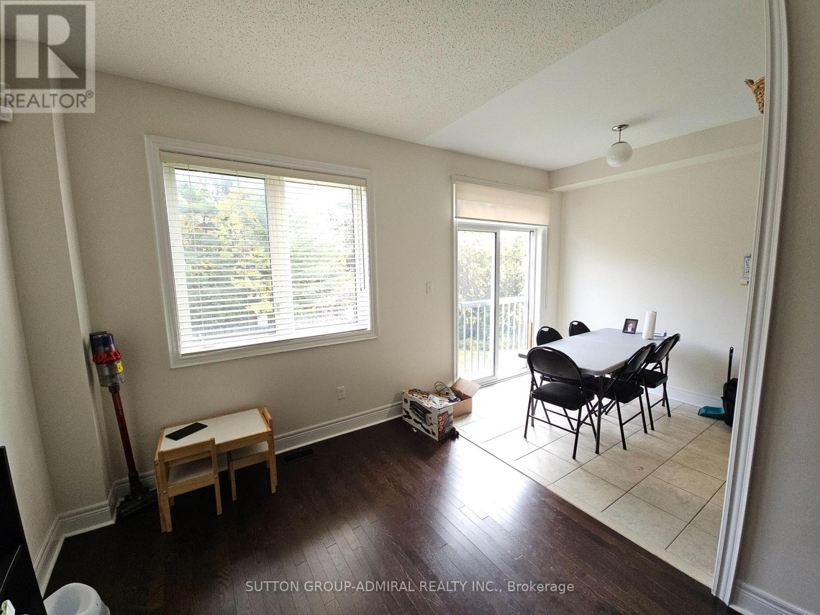 63 Collin Court, Richmond Hill, Ontario  L4E 0X7 - Photo 15 - N12657192